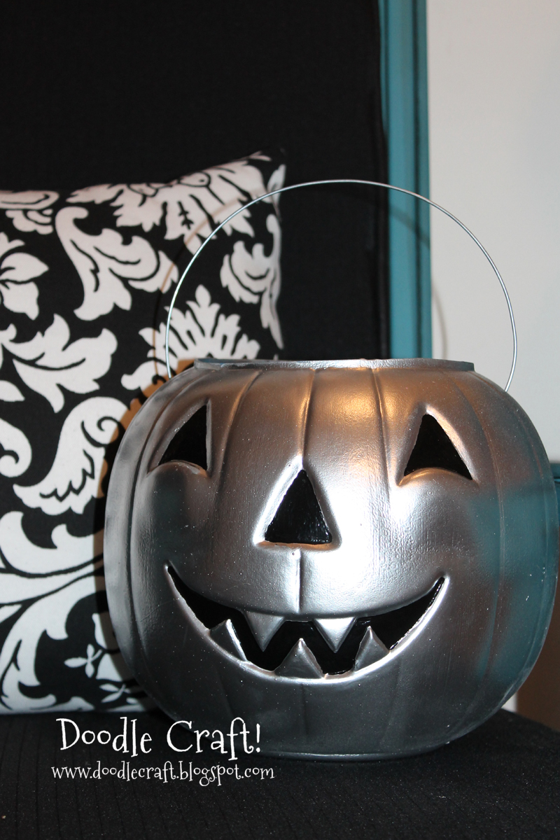 DIY chrome pumpkin lanterns for Halloween (via www.doodlecraftblog.com)