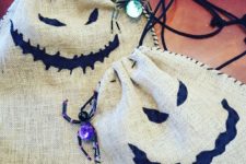 DIY burlap trick or treat bags for Halloween