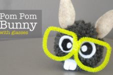 DIY nerdy pompom bunnies with pipe cleaner glasses