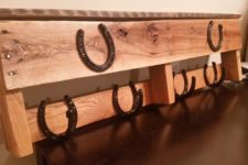 DIY pallet horseshoe rack for entryways