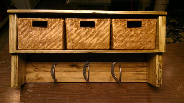 DIY pallet horseshoe rack with a storage space (via 101pallets.com)