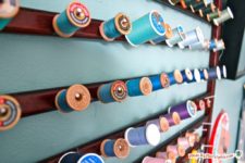 DIY thread spools organizer for crafting fans