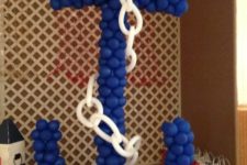 02 large anchor made of balloons for a nautical party