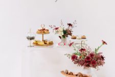 04 desserts table made of lucite for a chic modern feel