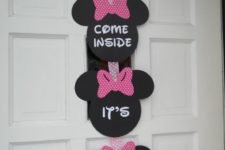 07 door sign inspired by Minnie Mouse