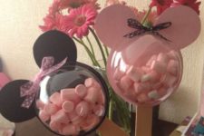 10 Minnie Mouse candies for party favors