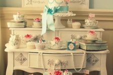 13 vintage desk as a cupcake and cake display