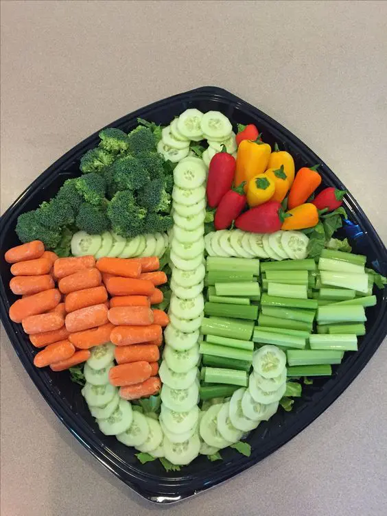 anchor veggie tray is a creative idea for serving food