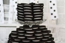 20 black and white oreos for desserts