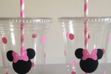 20 party cups with Minnie heads and pink straws