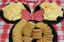 24 Donald’s cheese and quackers for a Minnie Mouse party