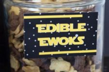 24 edible Ewoks crackers and cookies