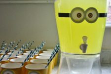 24 lemonade and cups with minion eyes