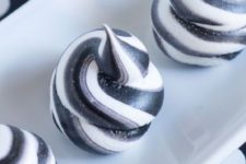 27 swirled monochrome meringues