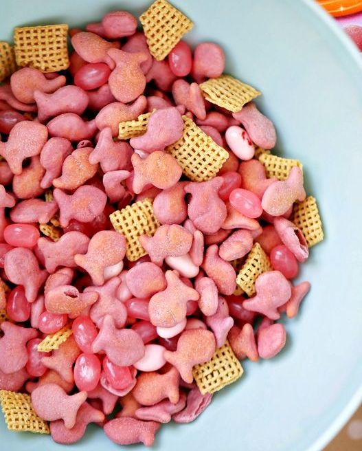 pink goldfish snack mix