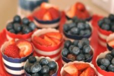 28 serve fruits and berries in nautical cardboard cups