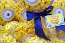 30 popcorn packed in minion style for favors