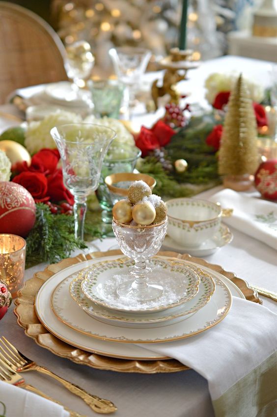 a lovely Chirsmtas tablescape