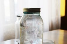 DIY mason jar snow globe