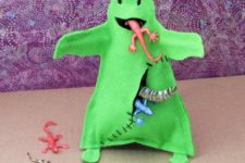 DIY Oogie Boogie monster fed with bugs