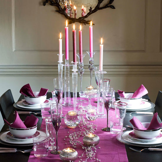 modern table in purple and silver for a chic glam look