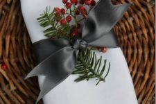 08 grey ribbon, fir twig and berries napkin ring