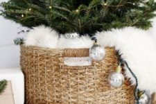 09 modern tree in a basket covered with white fur