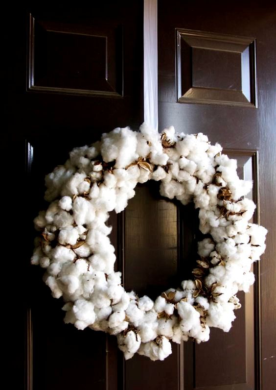 lush and fluffy cototn wreath just screams winter