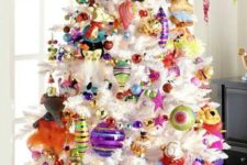 19 playful Christmas tree in cheerful shades for a kid’s room