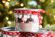 DIY hot chocolate gift in a jar