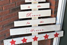 DIY white pallet tree with red paint decor