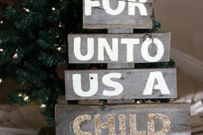 DIY upcycled pallet tree with quotes