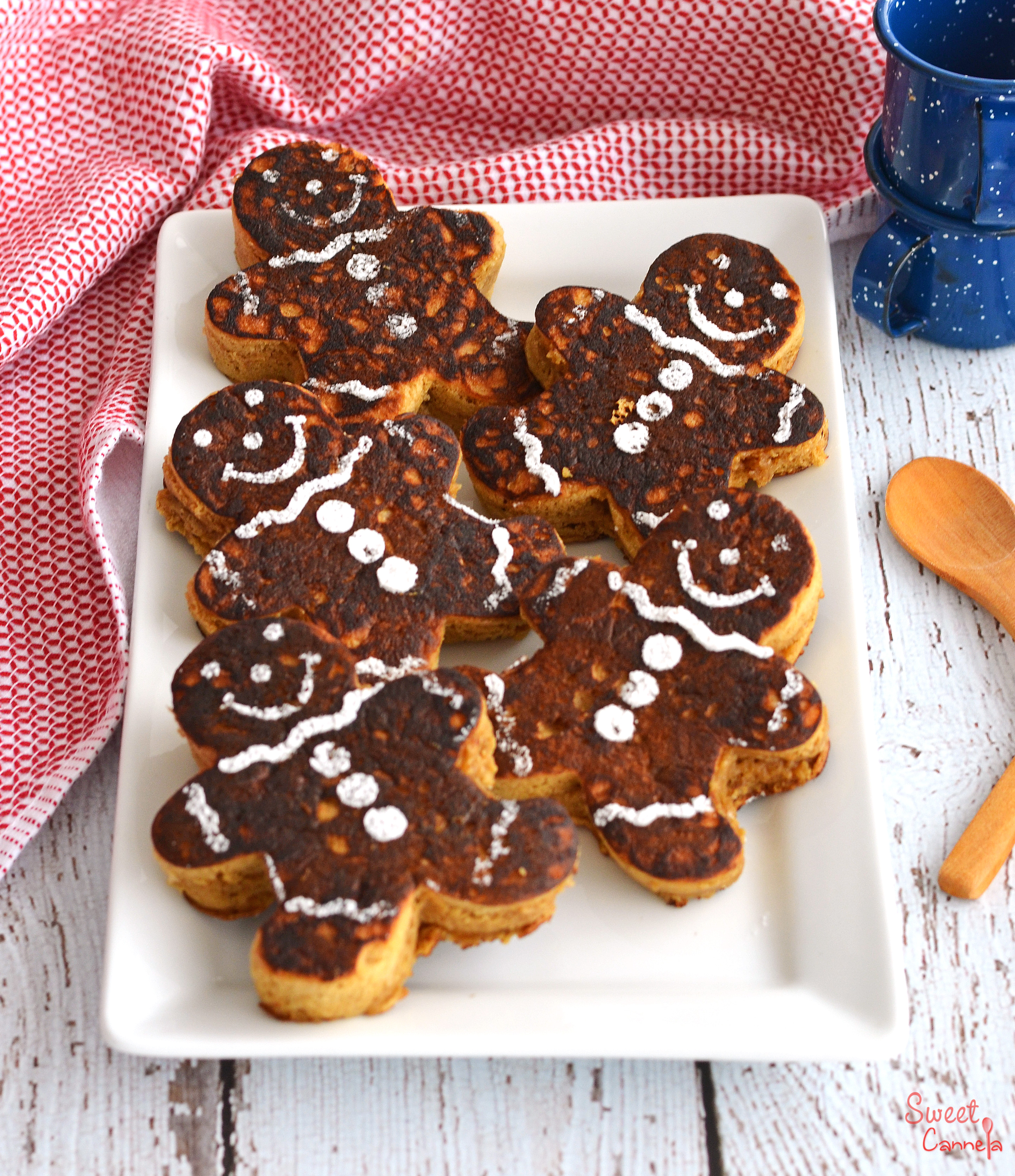 DIY gingerbread pancakes  (via www.sweetcannela.com)