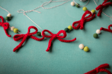 DIY crocheted bow garland for Christmas