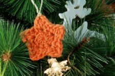 DIY little crochet stars for Christmas decor
