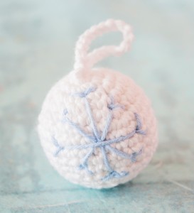 DIY snowflake crochet bauble