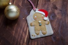 DIY Christmas gingerbread man gift tag