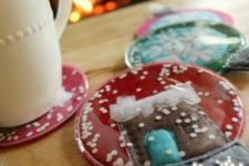 DIY gingerbread house snowglobe coaster