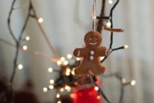 DIY gingerbread man ornament of felt