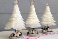 DIY cupcake cover tabletop Christmas trees