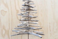 DIY driftwood Christmas tree