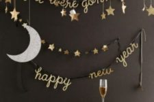 12 gold and star garlands for New Year decor