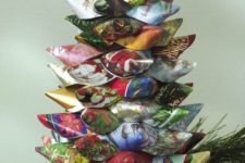 15 Christmas tree of cones made of Christmas cards