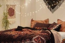 21 string lights over the bed look cool