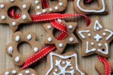 22 frosted gingerbread cookies to hang on ribbon and make a garland