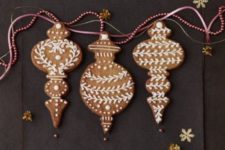 24 beautifully iced gingerbread Christmas tree decorations