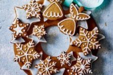 27 star and angel gingerbread cookie wreath