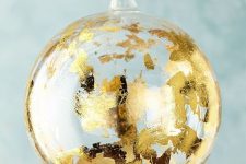 a clear and gold foil Christmas ornament is a stylish glam decoration that can be realized by you yourself