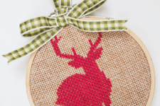 DIY embroidery hoop ornament