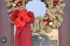 DIY Christmas burlap ribbon wreath with ornaments